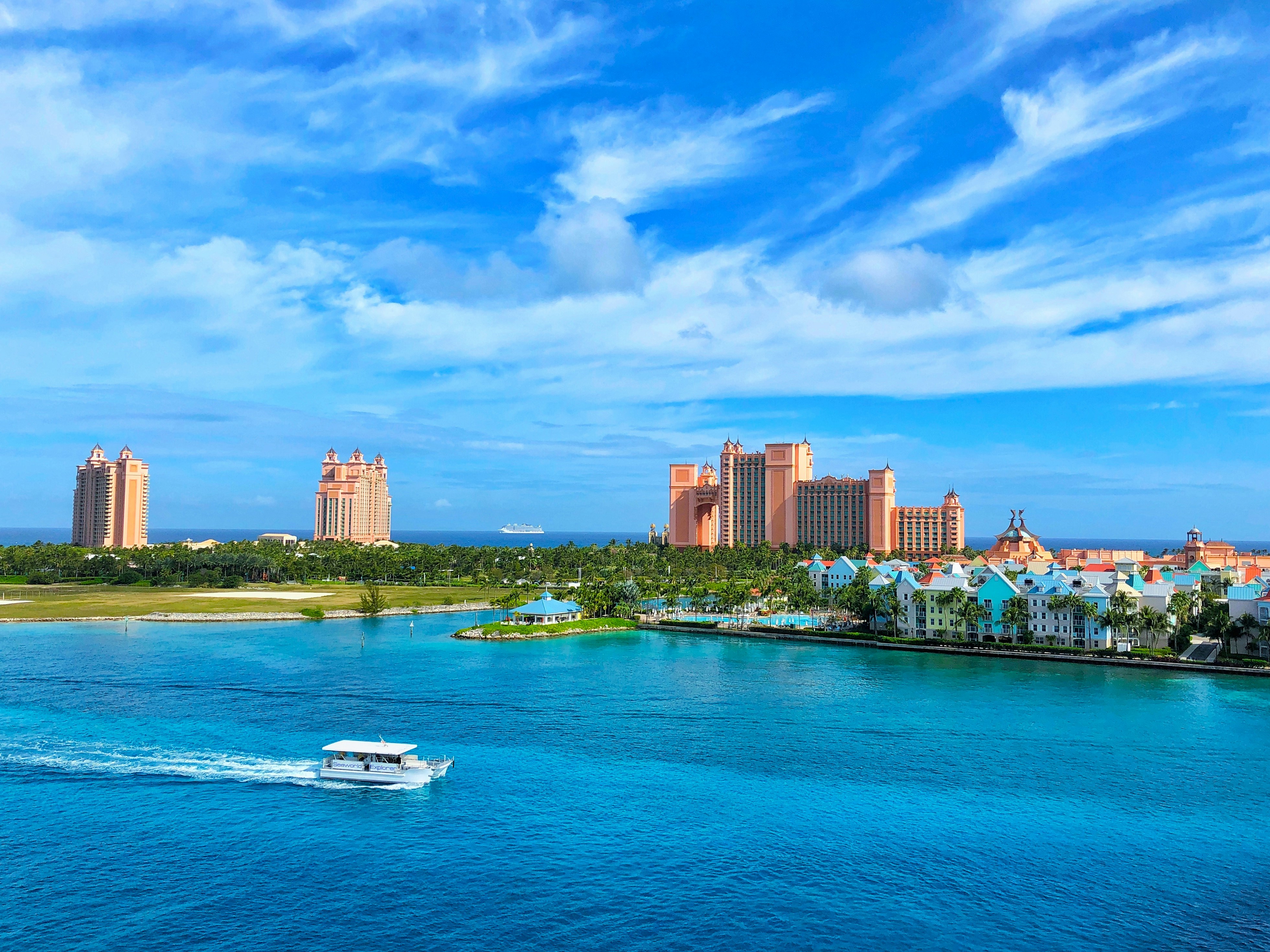 Crystal clear turquoise waters and white sand beaches of the Bahamas