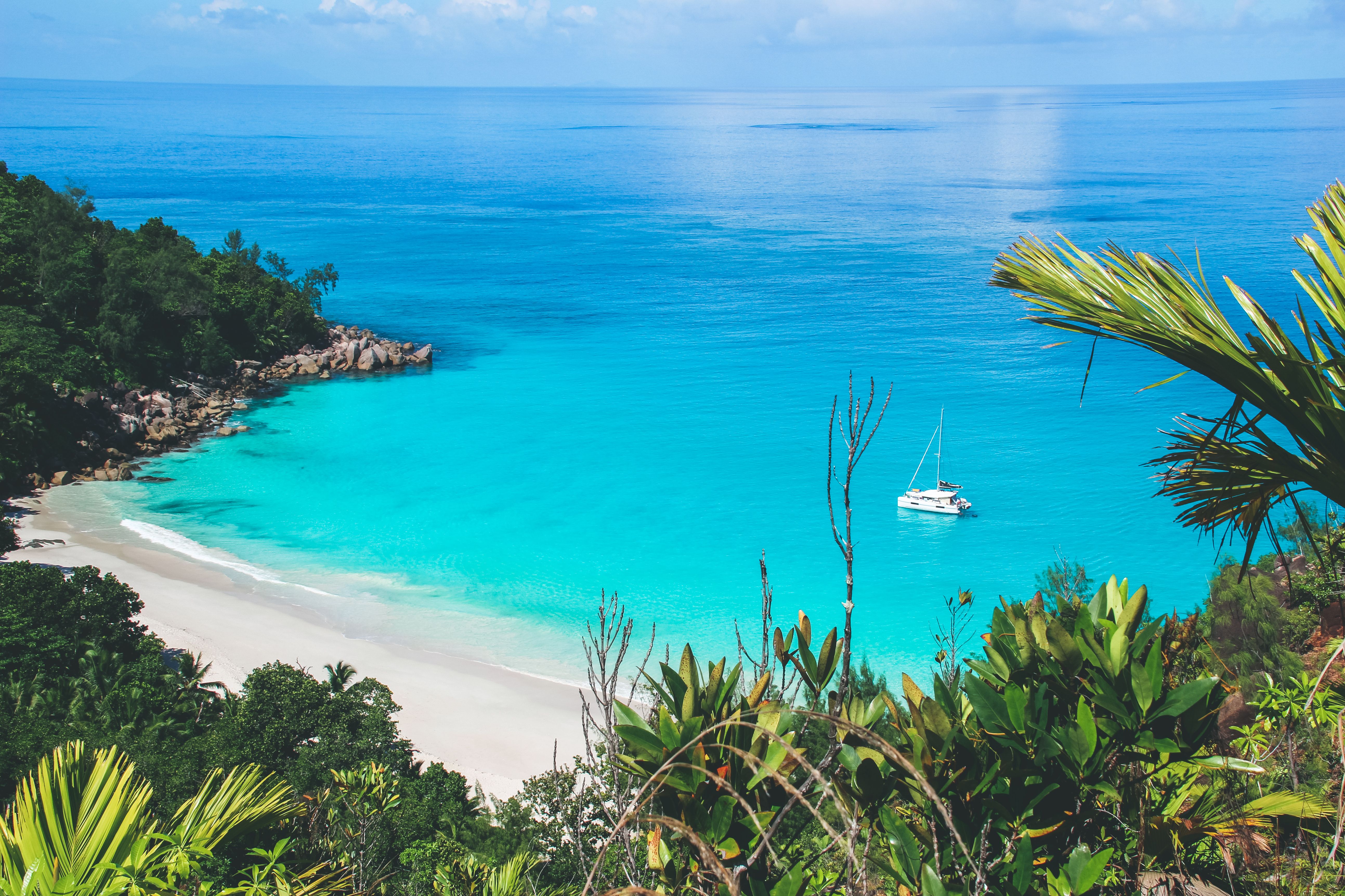 Dramatic granite boulders and turquoise waters of the Seychelles